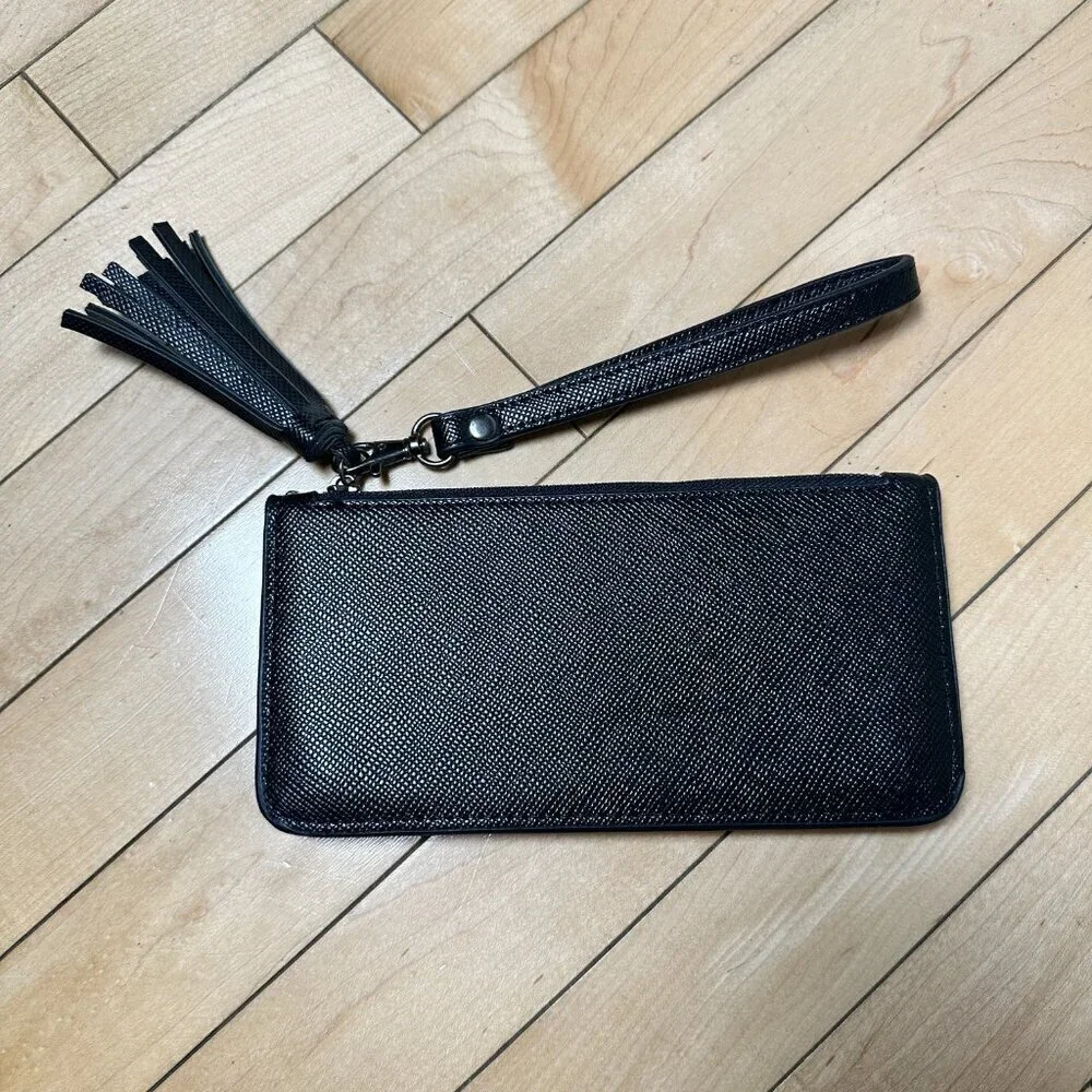 NWOT Pebbled Black Leather Wallet Clutch Wristlet with Tassel and zipper detail